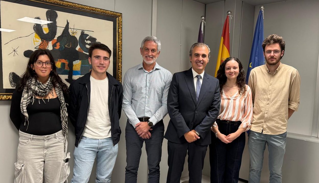 El CJIB es reuneix amb el Conseller d’Educació per impulsar millores en el sistema educatiu